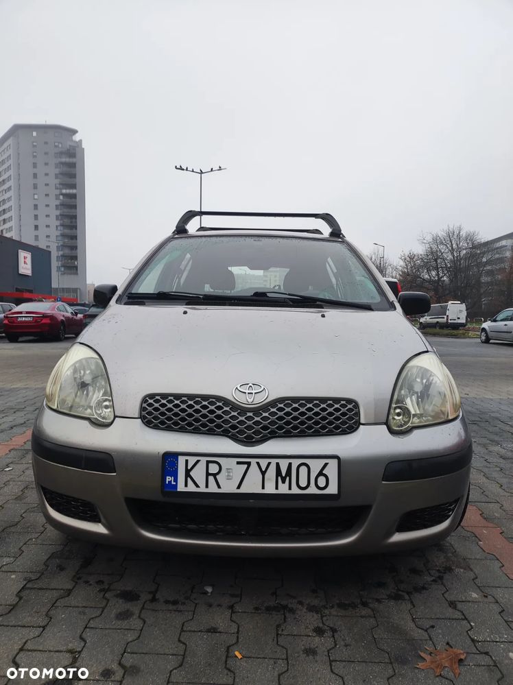 Toyota Yaris 1.0 Base - 4