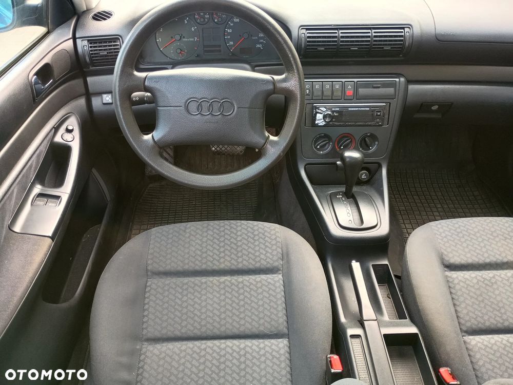 Audi A4 Limousine 1.8 - 34