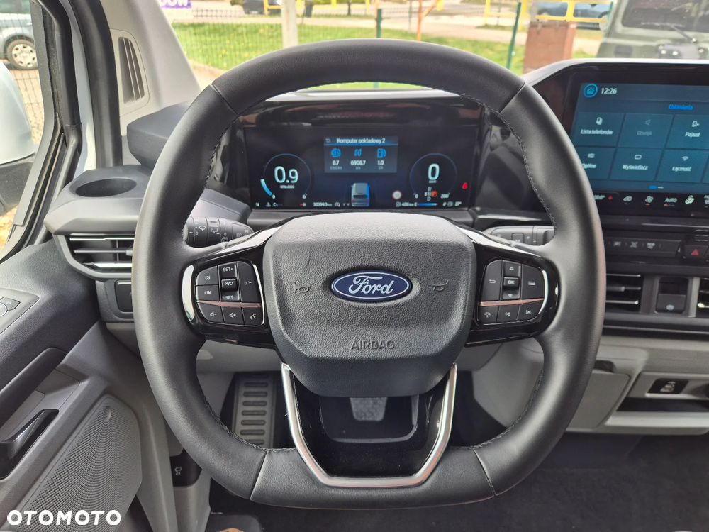 Ford Tourneo Custom - 9