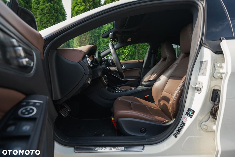 Mercedes-Benz CLA AMG 45 4-Matic - 13