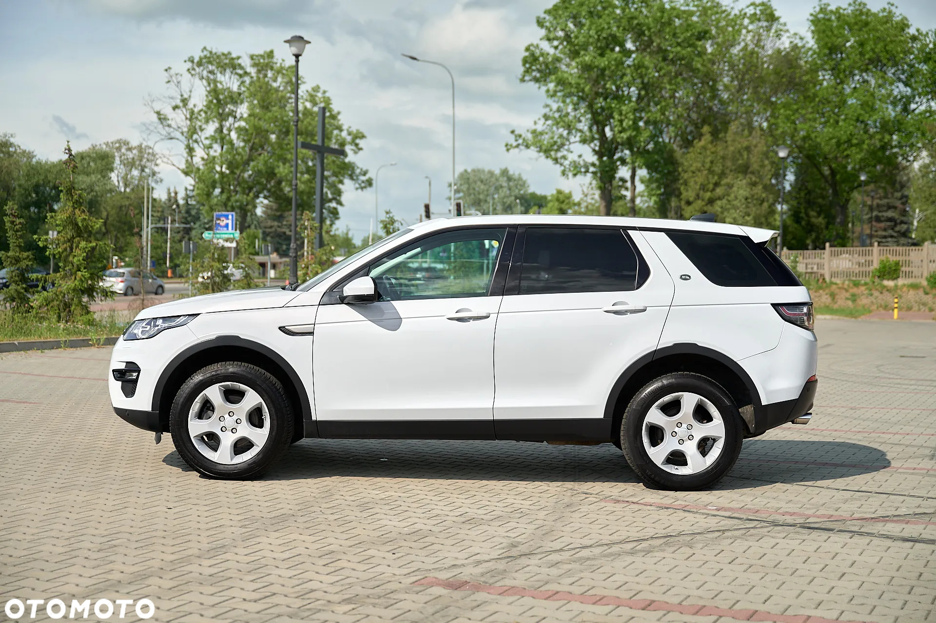 Land Rover Discovery Sport 2.0 eD4 HSE Luxury - 14