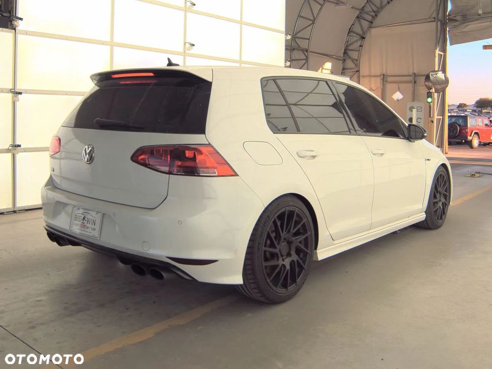 Volkswagen Golf - 5