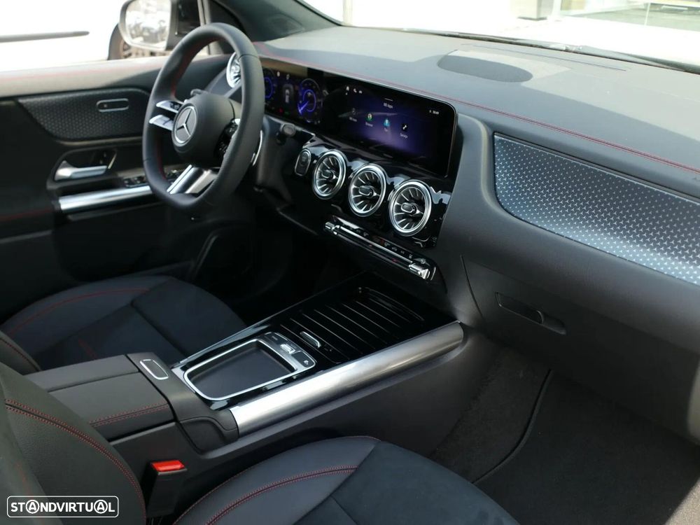 Mercedes-Benz EQA 250+ AMG Line - 31