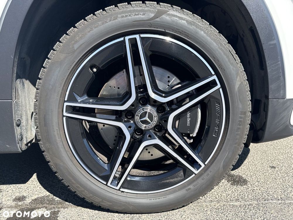 Mercedes-Benz GLB - 10