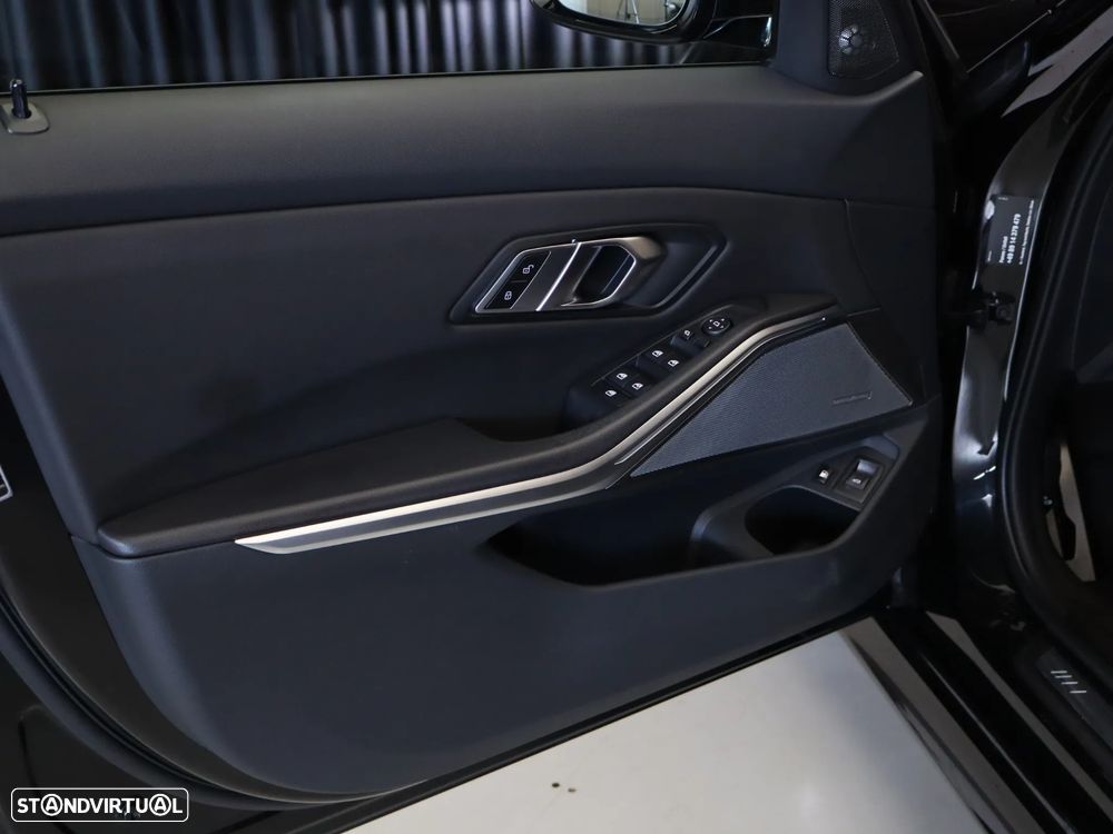 BMW 320 e Pack M Auto - 23