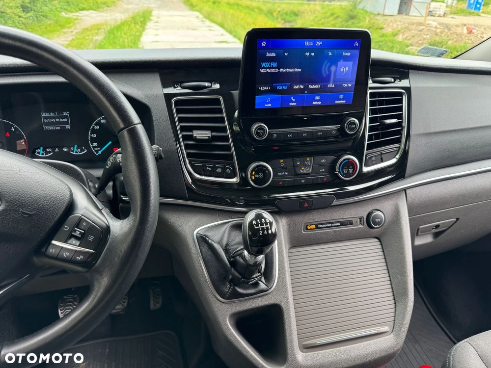 Ford Tourneo Custom 2.0 EcoBlue L2 Titanium - 10