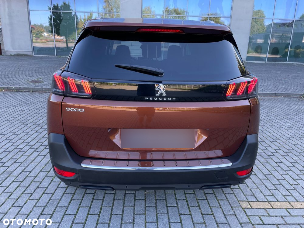 Peugeot 5008 - 8