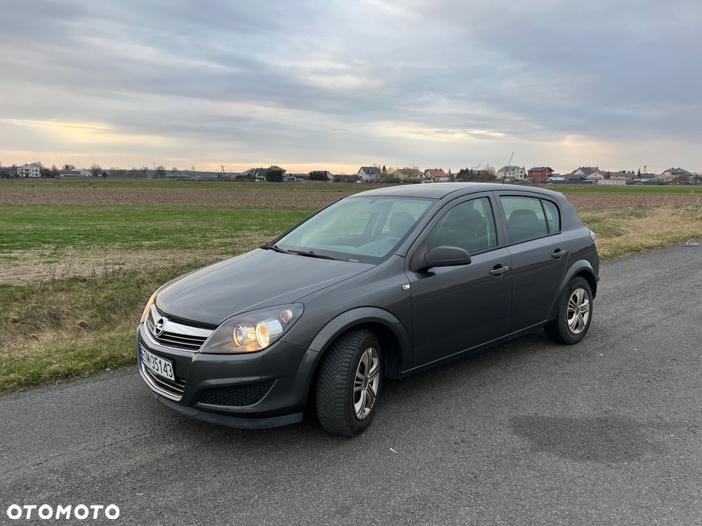 Opel Astra 1.6 Color Edition - 1