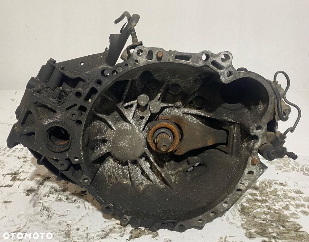 SKRZYNIA BIEGÓW TOYOTA AVENSIS VERSO I 2.0 D4D - 4