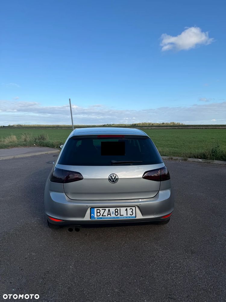 Volkswagen Golf - 8
