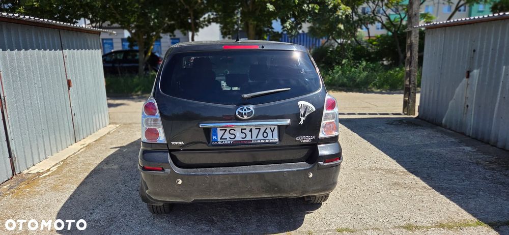 Toyota Corolla - 12
