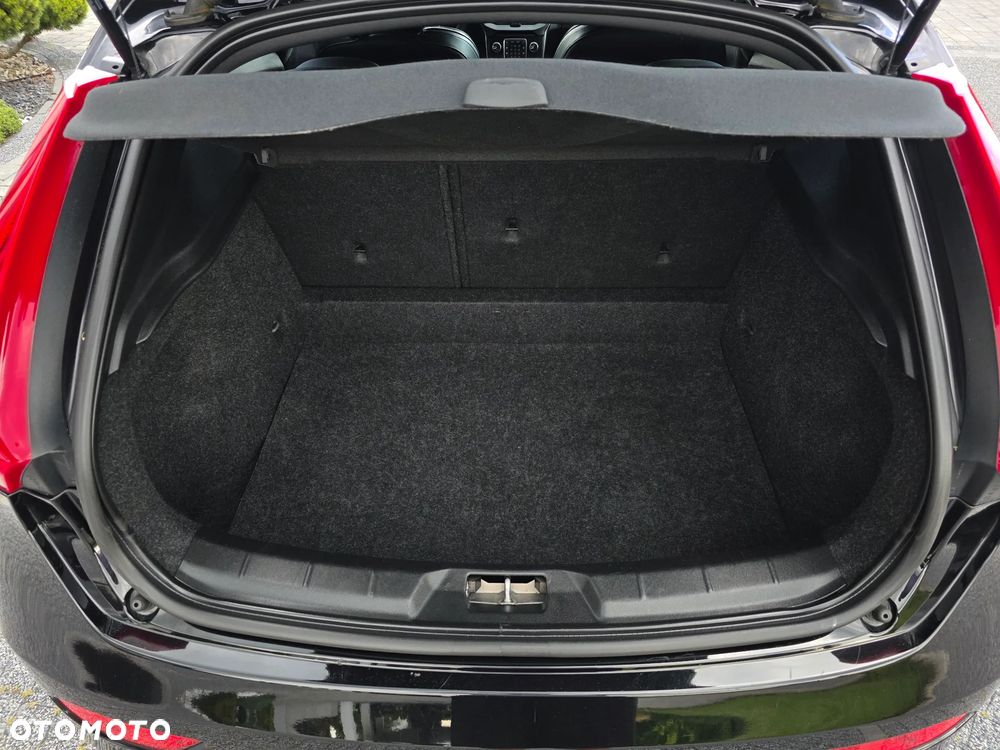 Volvo V40 D3 Geartronic RDesign - 26