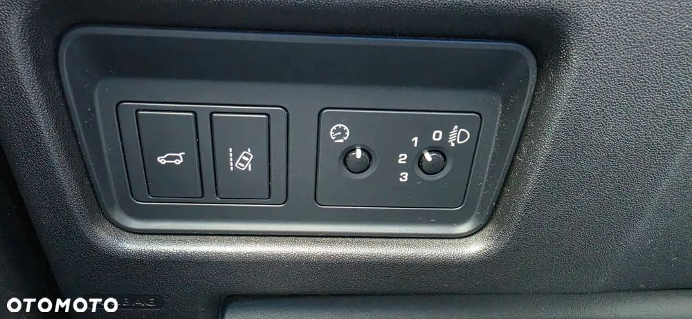 Land Rover Discovery Sport 2.0 TD4 Pure - 11