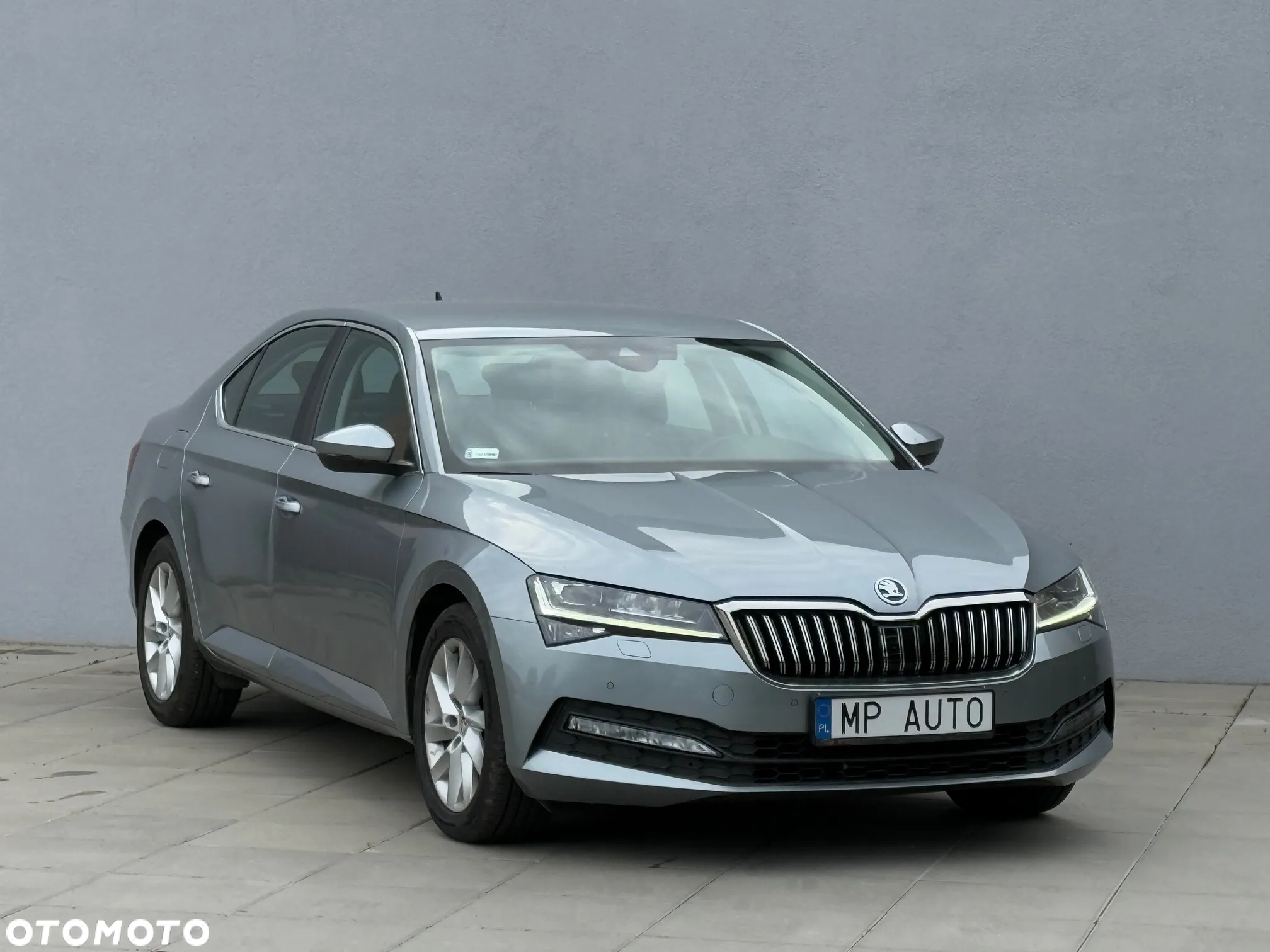 Skoda Superb 2.0 TDI SCR Ambition DSG - 2