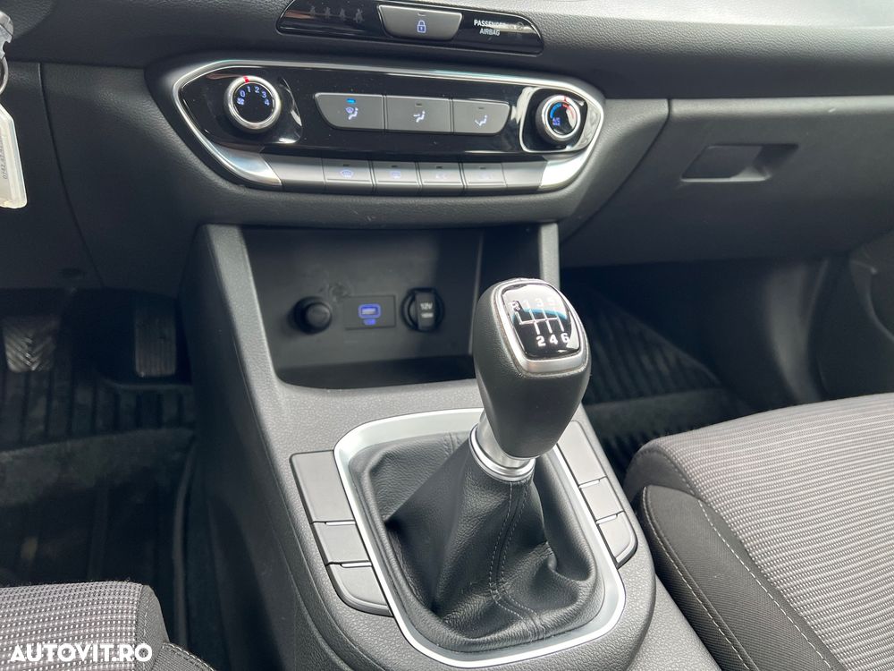 Hyundai i30 1.5 110CP 5DR M/T Comfort - 12