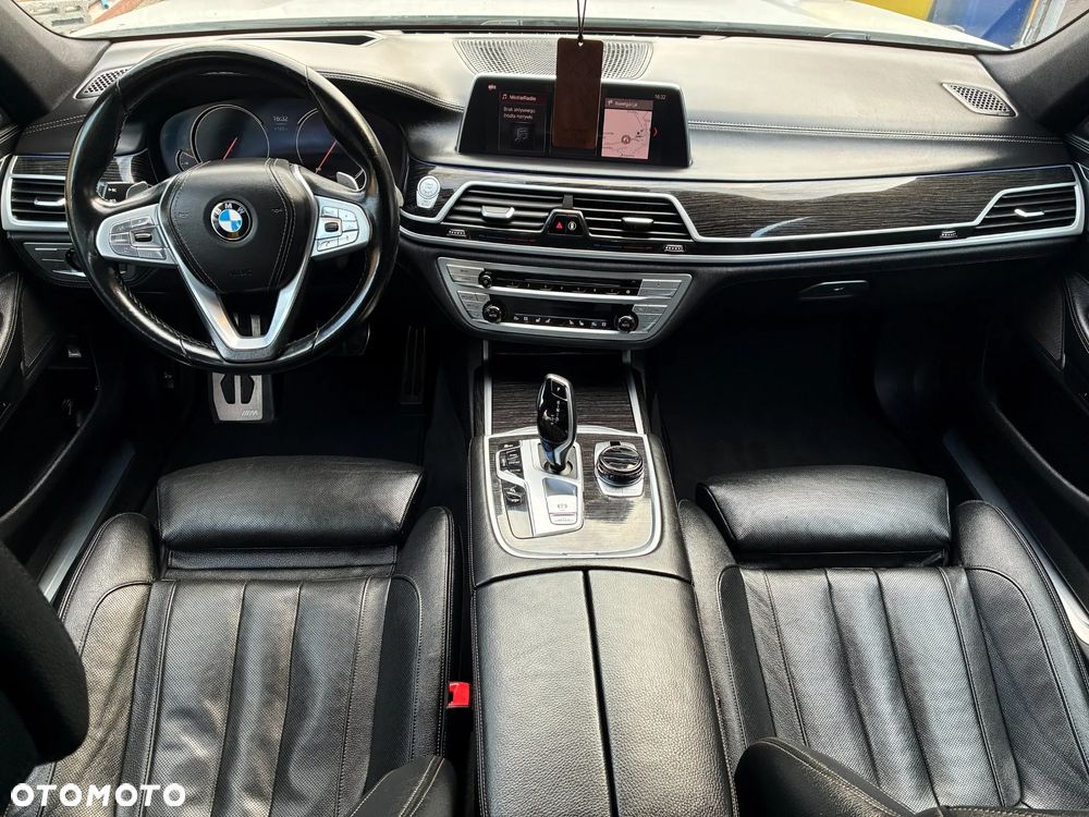 BMW Seria 7 740Li - 31