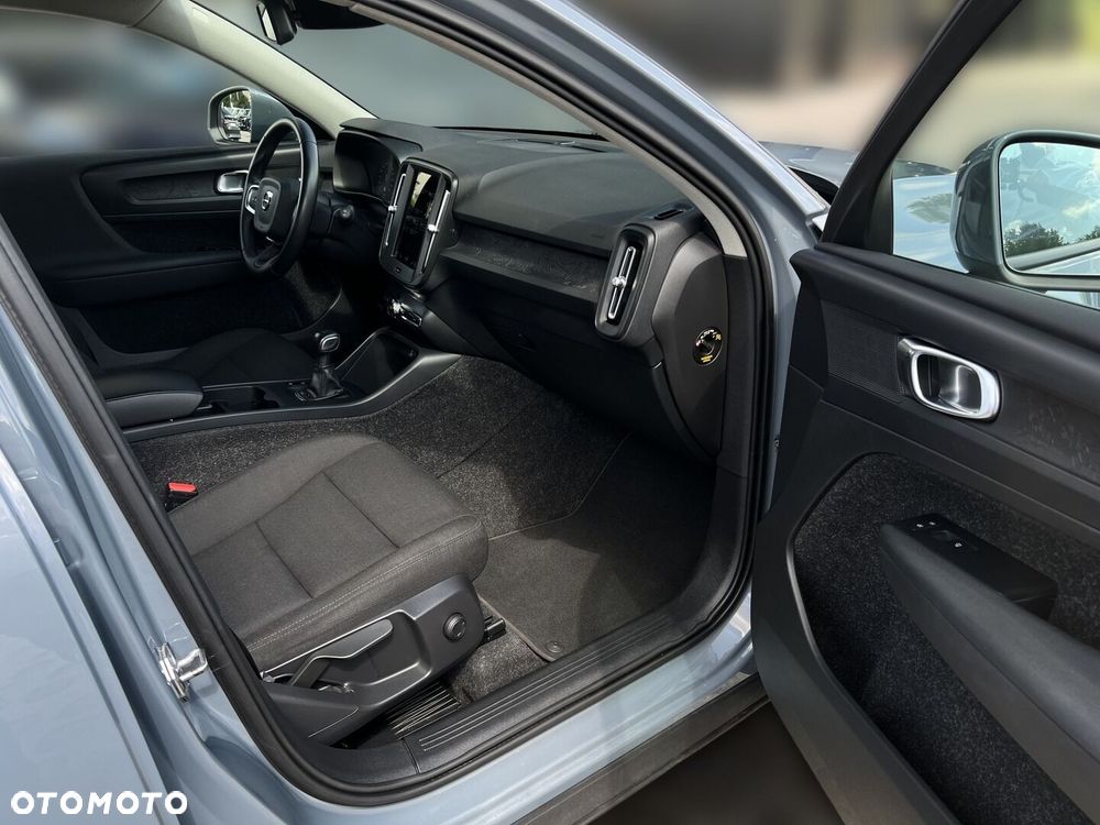 Volvo XC 40 T3 Momentum - 22