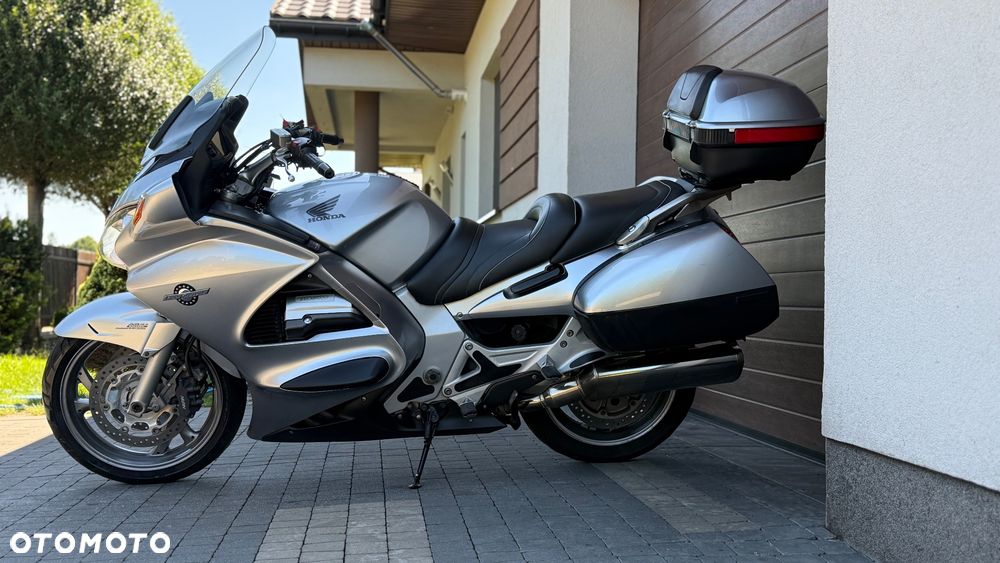 Honda ST - 8