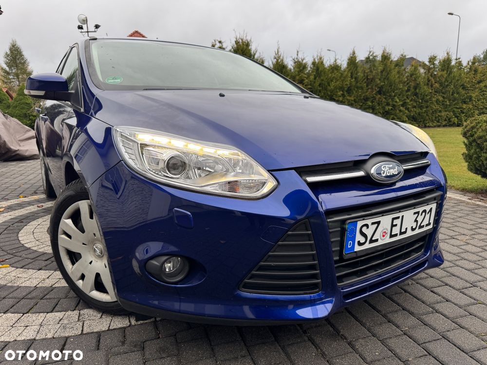 Ford Focus Turnier 1.0 EcoBoost Hybrid TITANIUM - 1