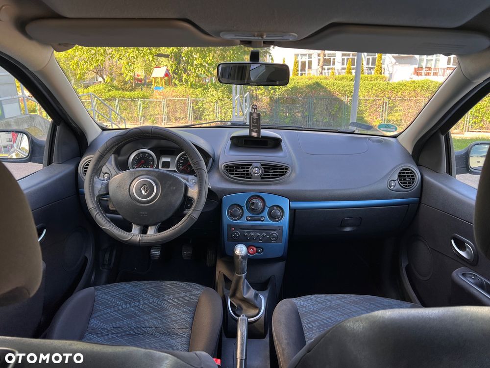 Renault Clio - 10