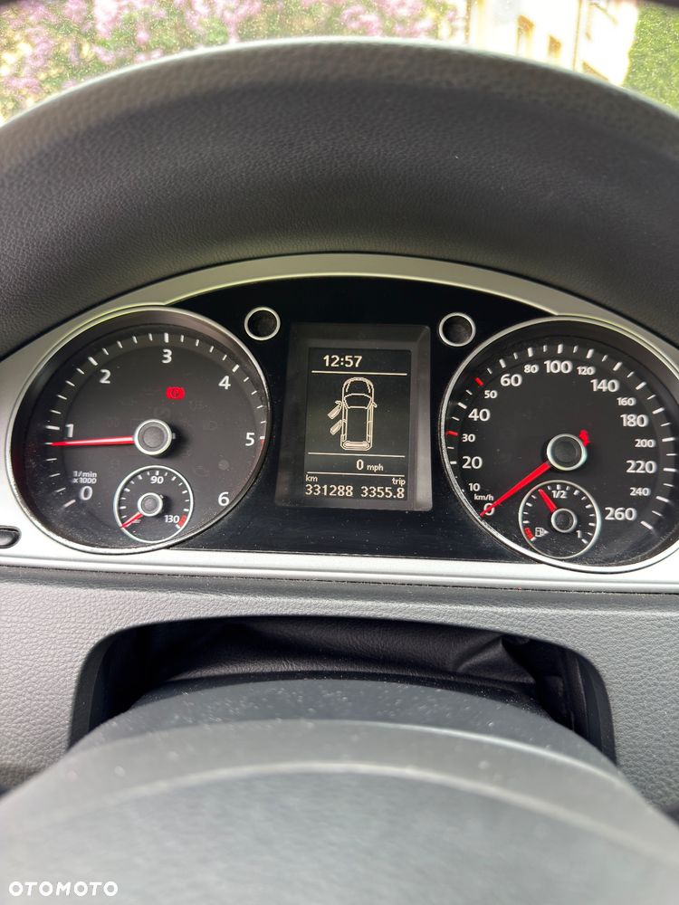 Volkswagen Passat 1.6 TDI DPF BlueMot Comfortline - 9