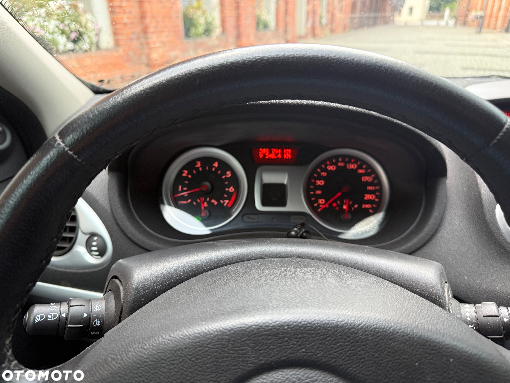 Renault Clio 1.2 16V 75 Grandtour Dynamique - 13