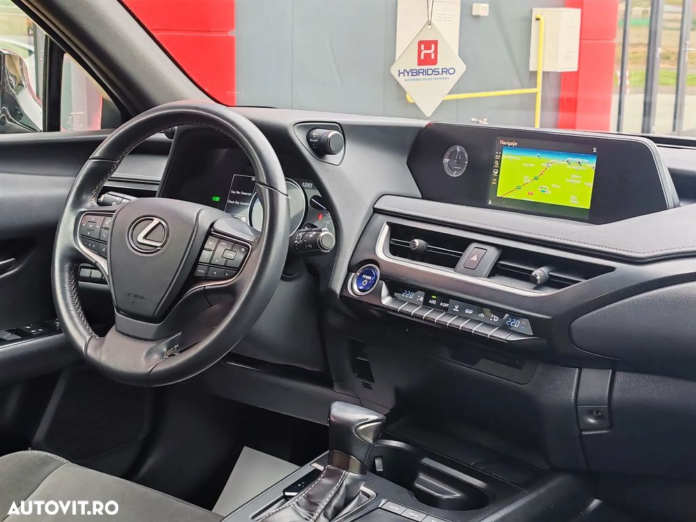 Lexus Ux 2019 photo 2