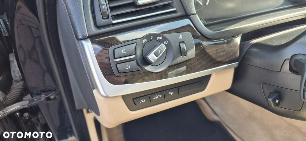 BMW Seria 5 530d xDrive - 15