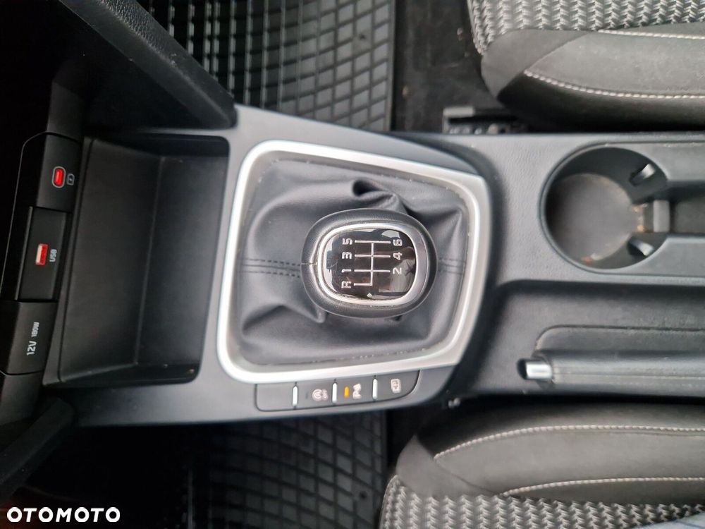 Kia Ceed - 22