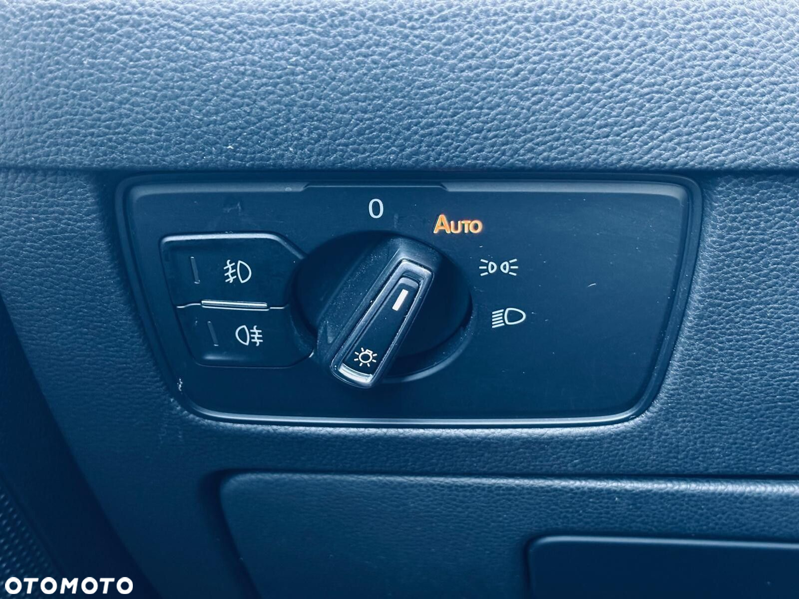 Volkswagen Passat 2.0 TDI Business DSG - 33