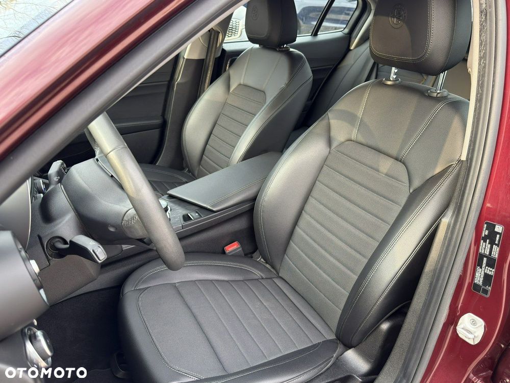 Alfa Romeo Giulia - 13