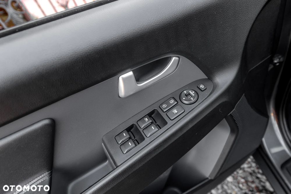 Kia Sportage 2.0 CVVT 4WD Vision - 25