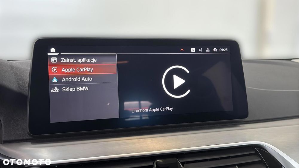 BMW Seria 5 530i xDrive mHEV - 24