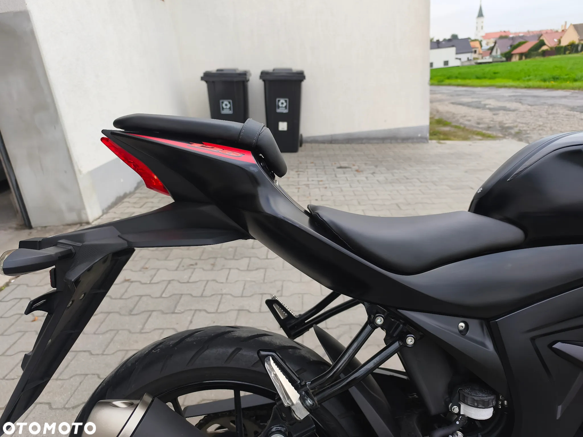 Suzuki GSX-R - 25