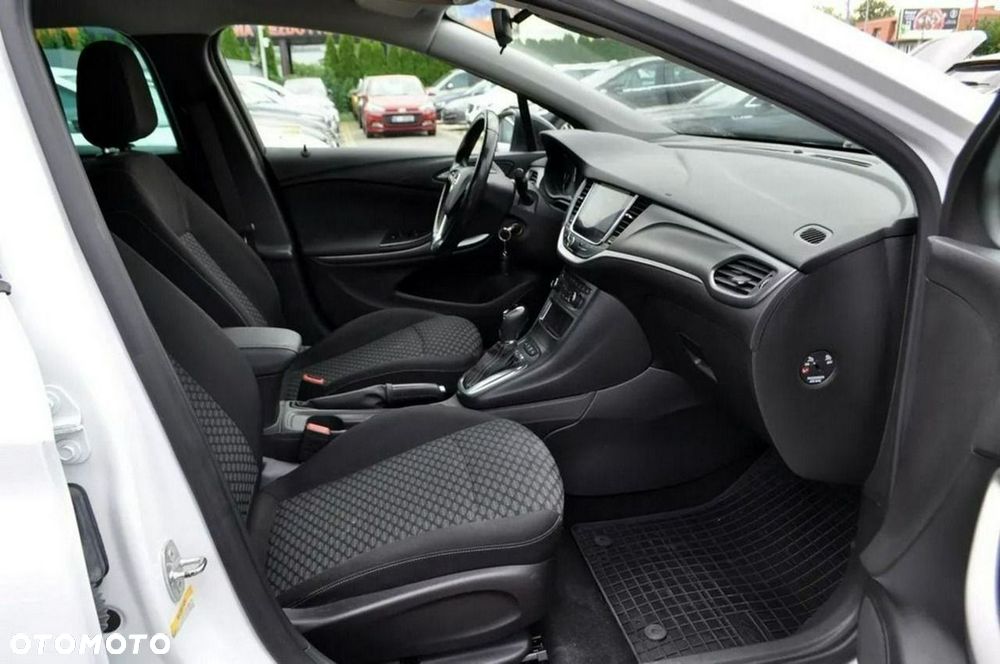Opel Astra 2021
