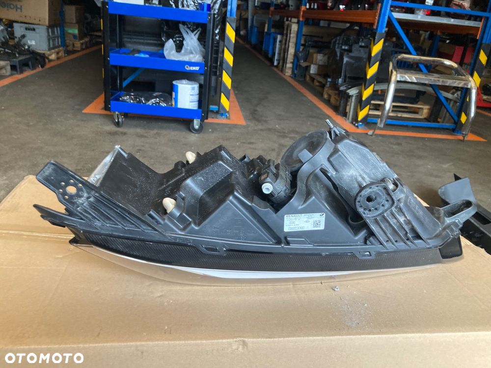DACIA Sandero III 3 STEPWAY Lift Logan III Jogger Full led LAMPA PRZEDNIA PRAWA REFLEKTOR PRAWY PRZÓD LEDOWA led 260107920R biała biały środek  Wwa - 9