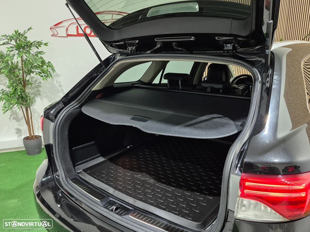 Toyota Avensis SW 2.0 D-4D Exclusive - 30