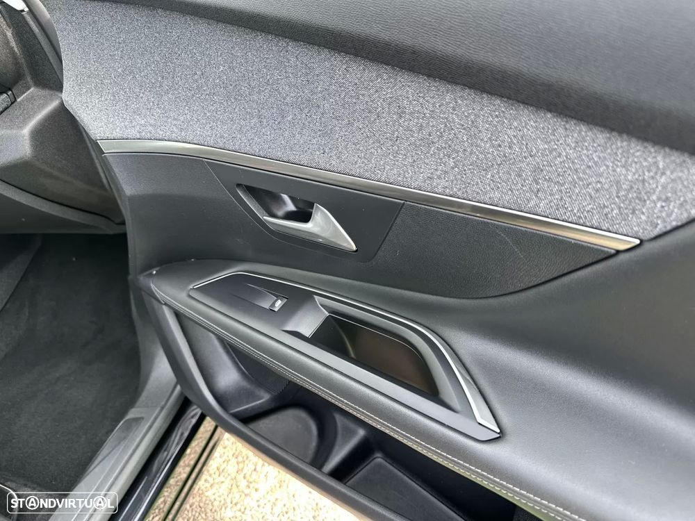 Peugeot 3008 1.2 PureTech Allure Pack - 60