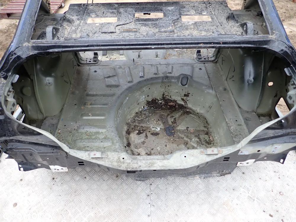 DUPA  CWIARTKA  508 SEDAN KTVD EZRC  CZARNY - 2