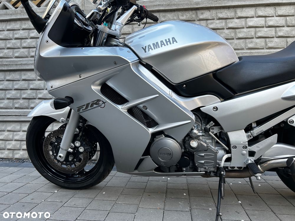 Yamaha FJR - 19