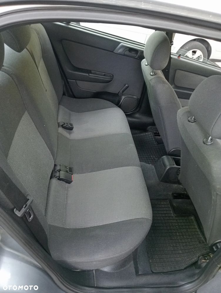 Opel Astra 1.6 Start - 10