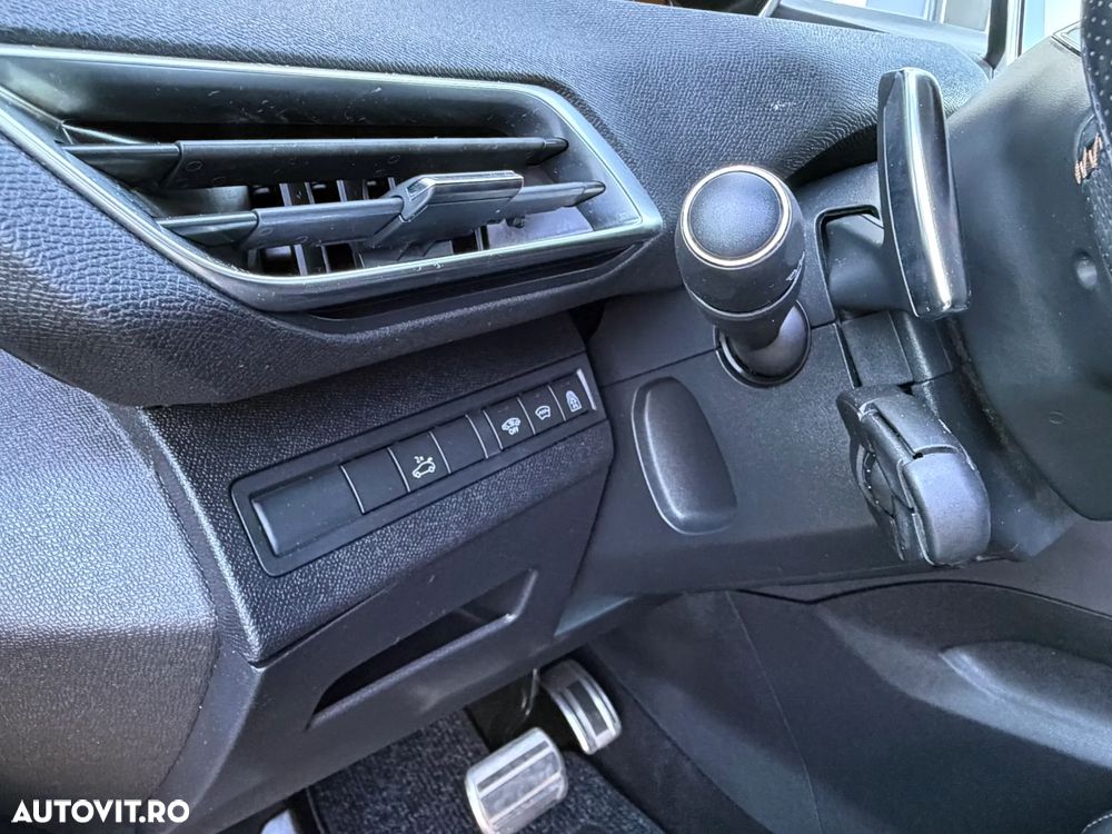 Peugeot 5008 2.0 BlueHDI s&s EAT8 GT - 32