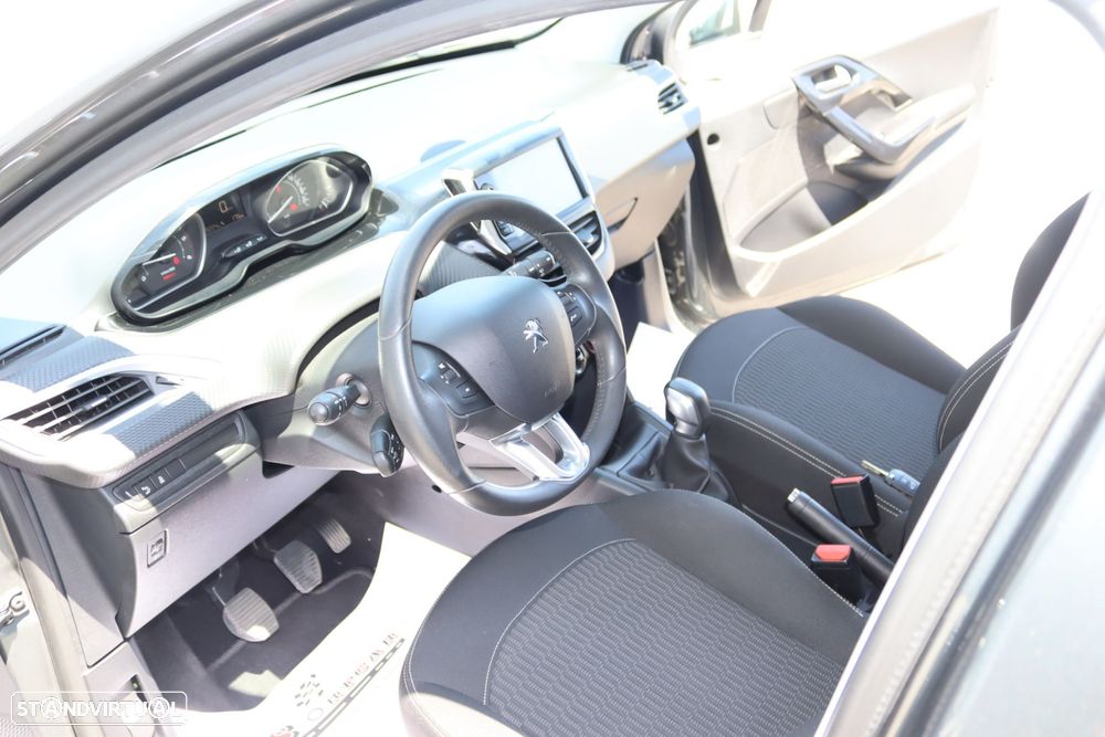 Peugeot 208 1.6 BlueHDi Style - 11