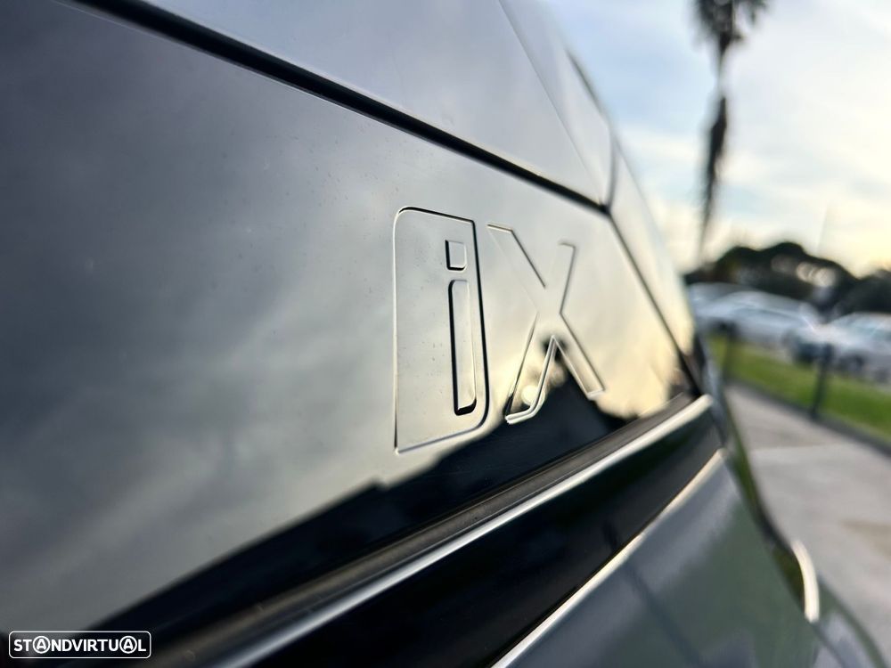 BMW iX xDrive 40 Pack Desportivo - 19