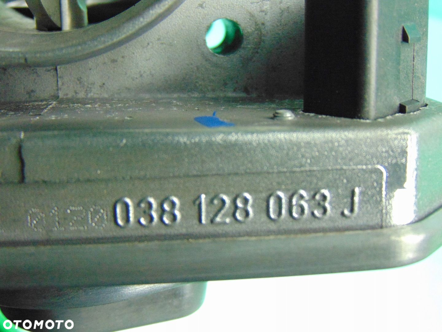 Przepustnica Touran Golf 1,9SDI 038128063J - 2