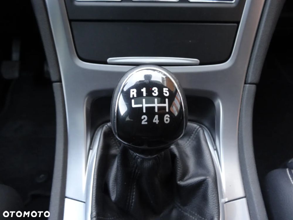 Volvo V60 D4 Edition - 32