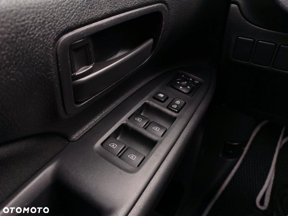 Mitsubishi Outlander - 15