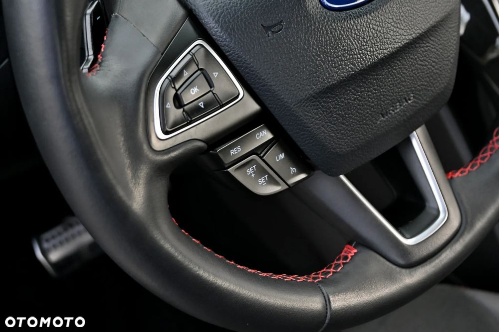 Ford Kuga 2.0 TDCi AWD ST-Line - 32