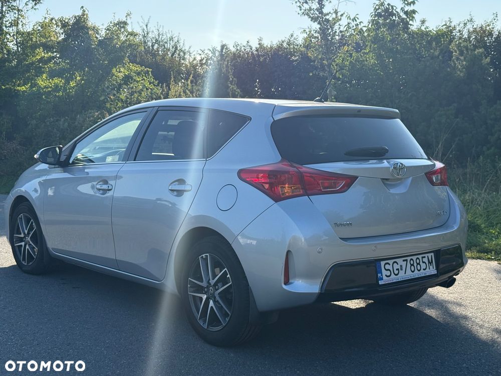 Toyota Auris 1.6 Premium - 4