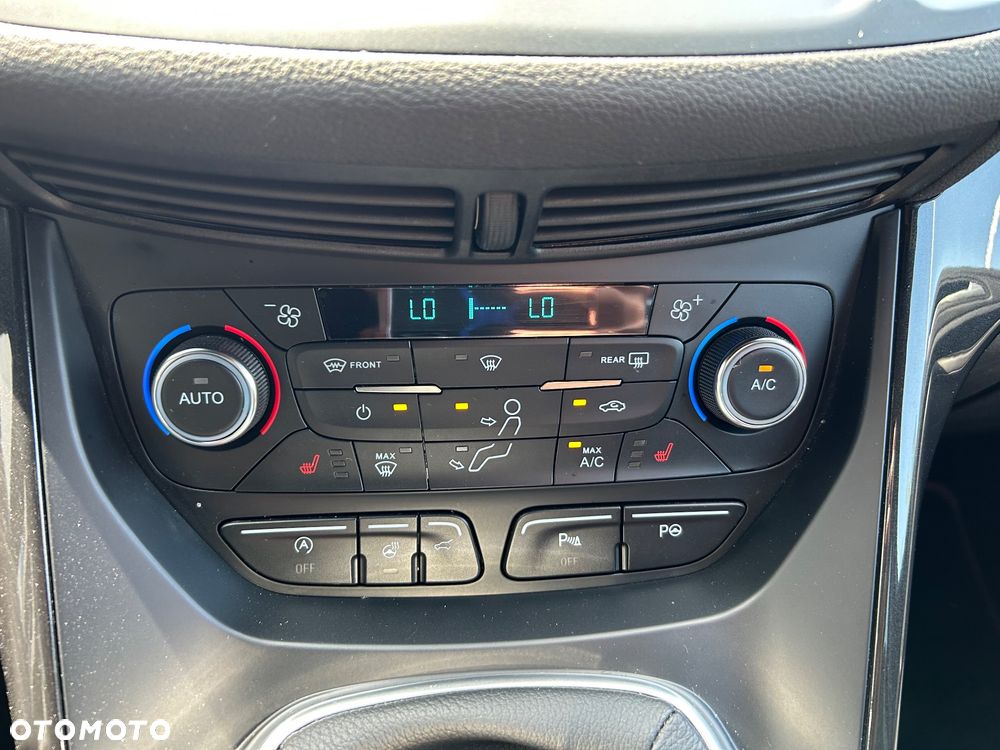 Ford Kuga 1.5 EcoBoost 2x4 Titanium - 29